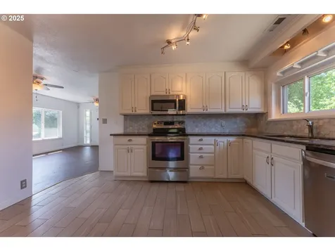 325 Lincoln Street Fairview OR 97024