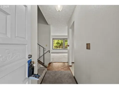 2536 Debok Road West Linn OR 97068