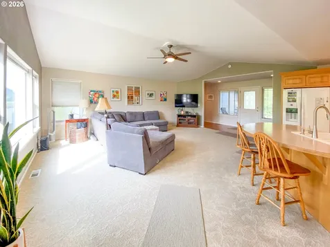 147 Palomino Avenue Roseburg OR 97471