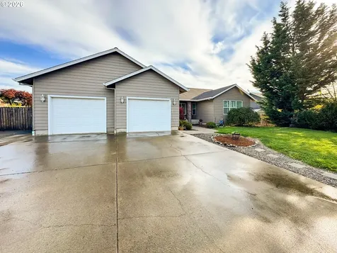 147 Palomino Avenue Roseburg OR 97471
