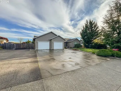 147 Palomino Avenue Roseburg OR 97471