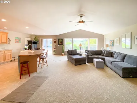 147 Palomino Avenue Roseburg OR 97471