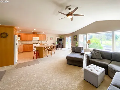 147 Palomino Avenue Roseburg OR 97471
