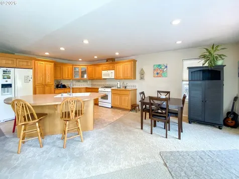 147 Palomino Avenue Roseburg OR 97471
