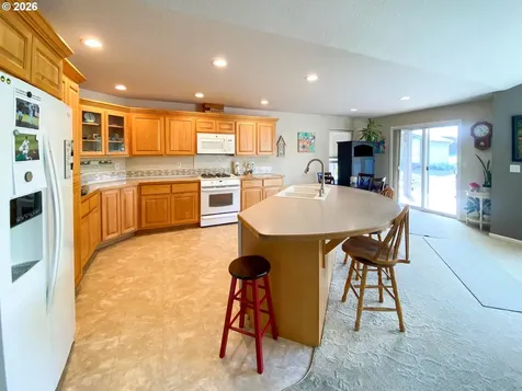 147 Palomino Avenue Roseburg OR 97471