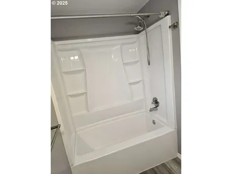 211 Bobby Doerr Way Eugene OR 97402