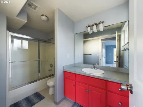 1343 SE 2nd Court Lincoln City OR 97367