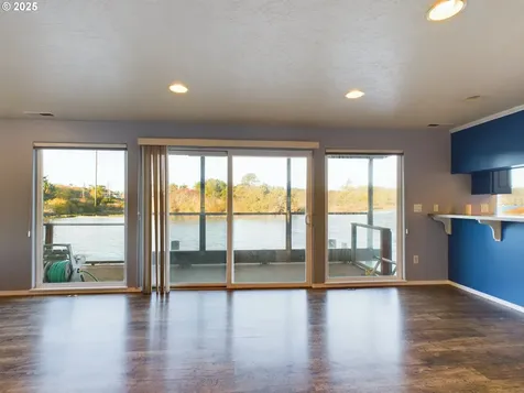 1343 SE 2nd Court Lincoln City OR 97367