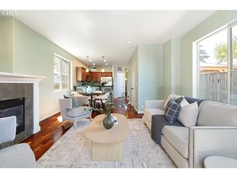 8714 N Tyndall Avenue Portland OR 97217