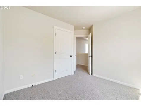 8714 N Tyndall Avenue Portland OR 97217