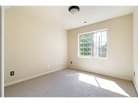 8714 N Tyndall Avenue Portland OR 97217