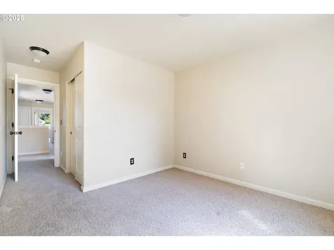 8714 N Tyndall Avenue Portland OR 97217
