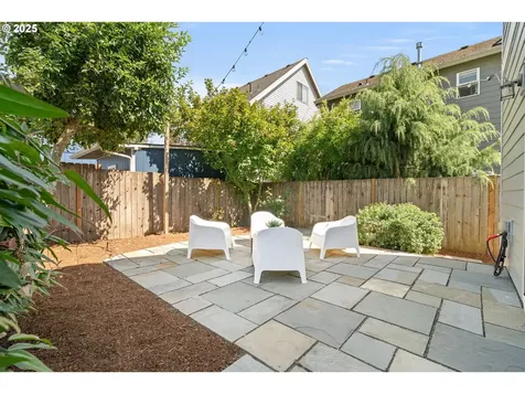 8714 N Tyndall Avenue Portland OR 97217