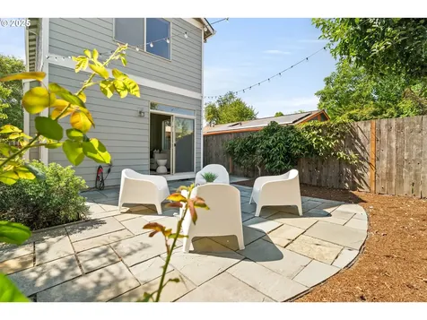 8714 N Tyndall Avenue Portland OR 97217