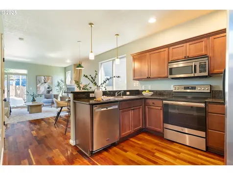 8714 N Tyndall Avenue Portland OR 97217