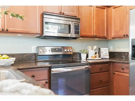 8714 N Tyndall Avenue Portland OR 97217