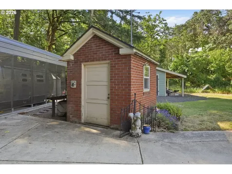 4000 E 24th Avenue Eugene OR 97403