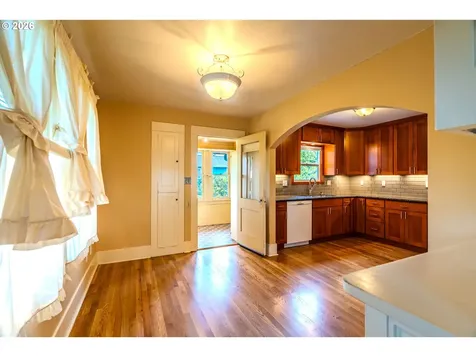 1530 S Troutdale Road Troutdale OR 97060