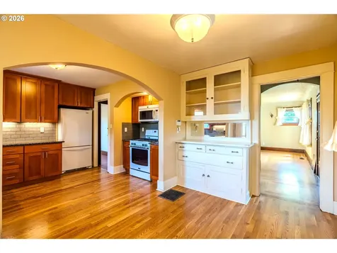 1530 S Troutdale Road Troutdale OR 97060