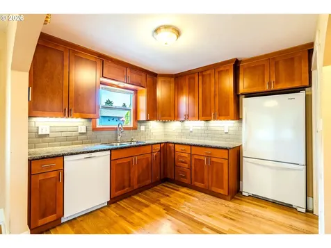 1530 S Troutdale Road Troutdale OR 97060