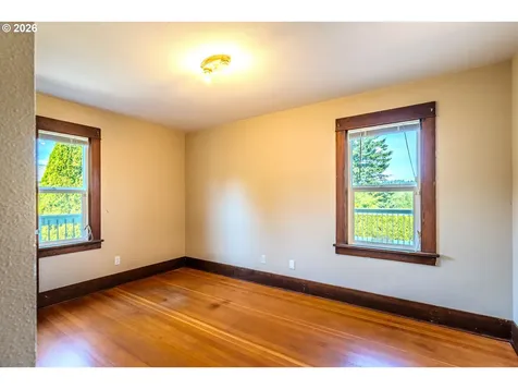 1530 S Troutdale Road Troutdale OR 97060