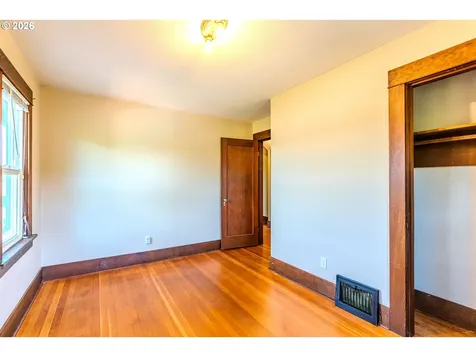 1530 S Troutdale Road Troutdale OR 97060