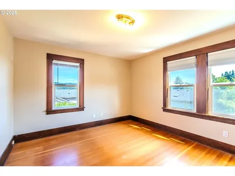 1530 S Troutdale Road Troutdale OR 97060