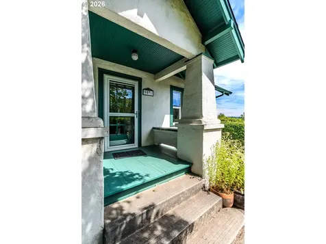 1530 S Troutdale Road Troutdale OR 97060