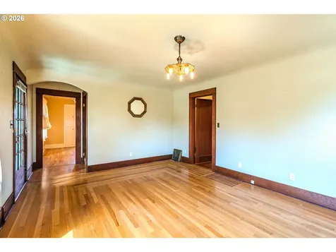 1530 S Troutdale Road Troutdale OR 97060