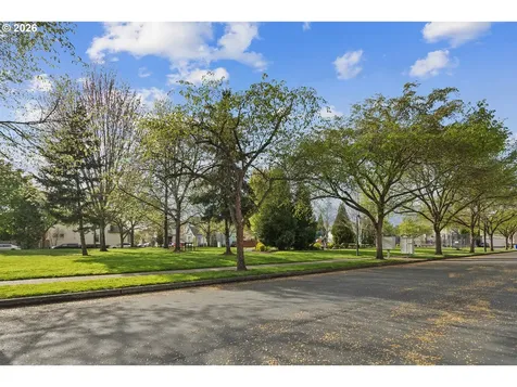6344 NE Meadowgate Court Hillsboro OR 97124