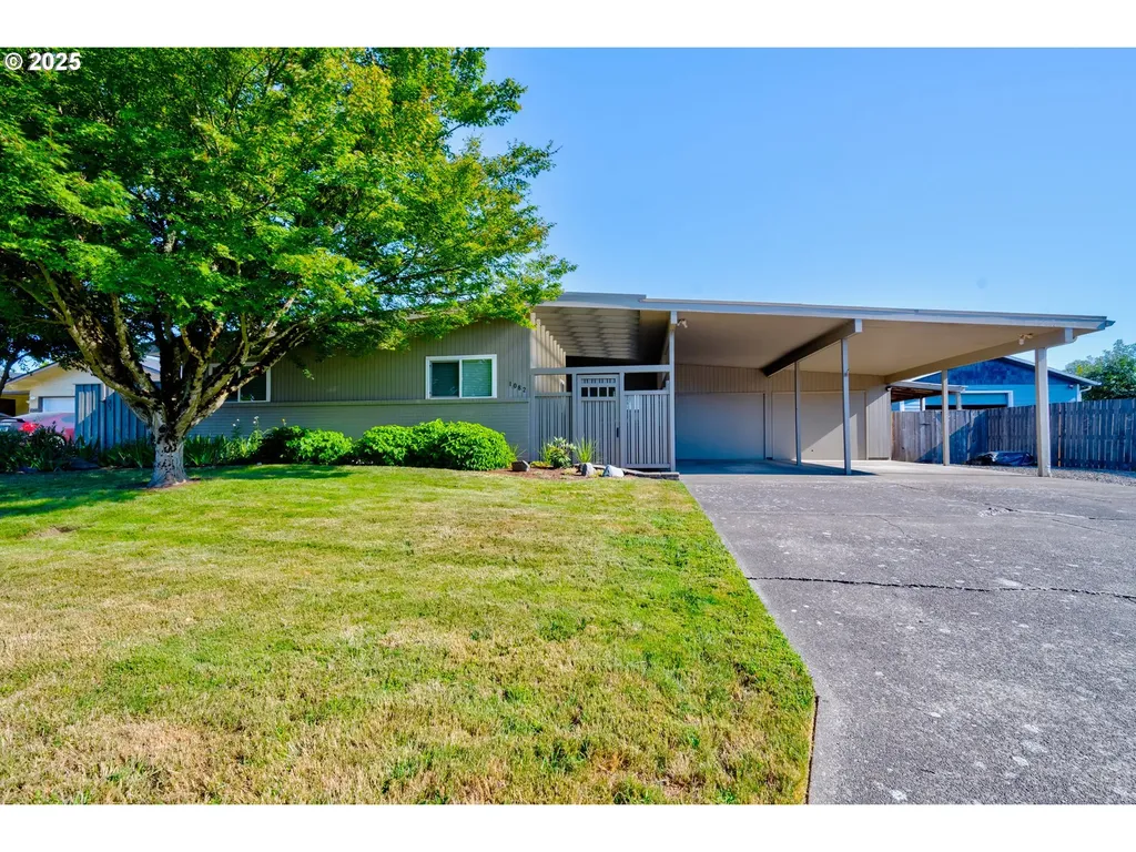 1082 Alberta Avenue E Monmouth OR 97361