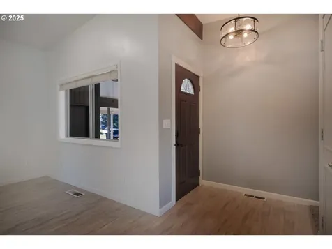 1082 Alberta Avenue E Monmouth OR 97361