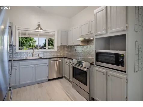 1082 Alberta Avenue E Monmouth OR 97361