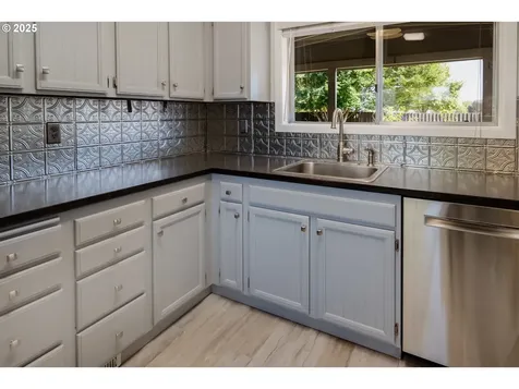1082 Alberta Avenue E Monmouth OR 97361
