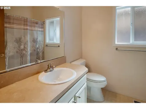 1082 Alberta Avenue E Monmouth OR 97361