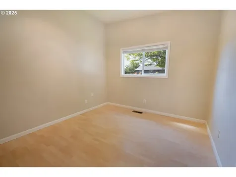 1082 Alberta Avenue E Monmouth OR 97361