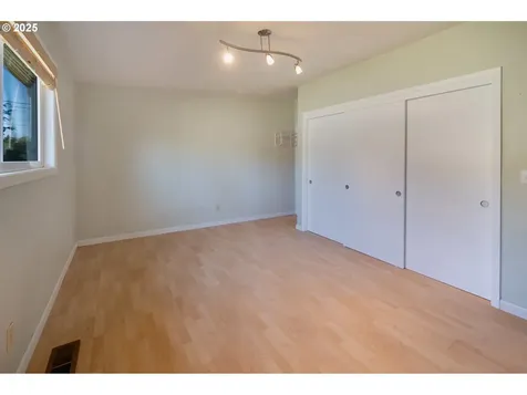 1082 Alberta Avenue E Monmouth OR 97361