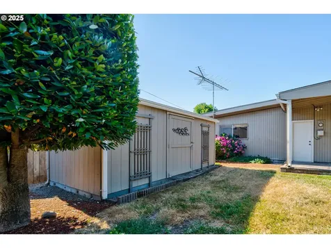 1082 Alberta Avenue E Monmouth OR 97361