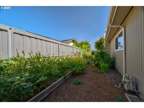 1082 Alberta Avenue E Monmouth OR 97361