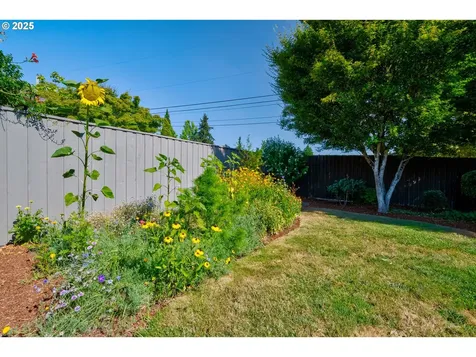 1082 Alberta Avenue E Monmouth OR 97361