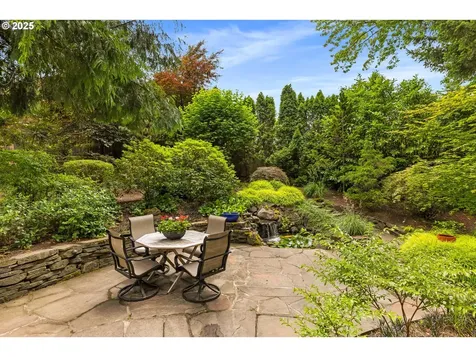 5220 SW Shattuck Road Portland OR 97221