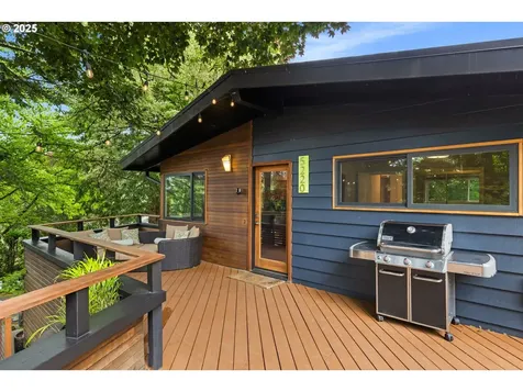 5220 SW Shattuck Road Portland OR 97221