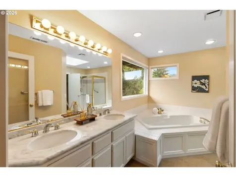 4321 SW Terlyn Court Portland OR 97221