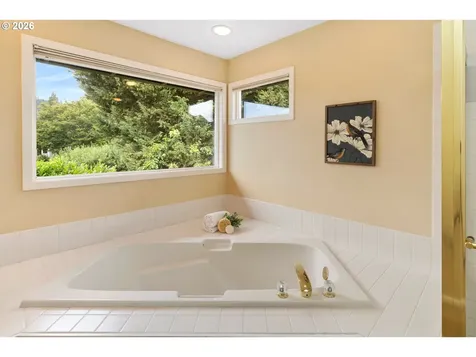 4321 SW Terlyn Court Portland OR 97221