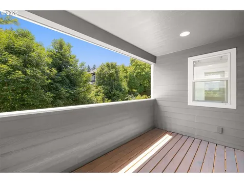 3242 SW Vermont Street Portland OR 97219