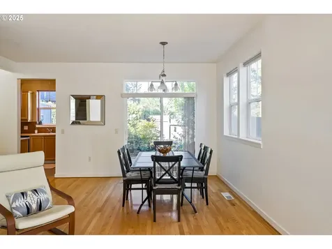6737 NE Oregon Street Portland OR 97213
