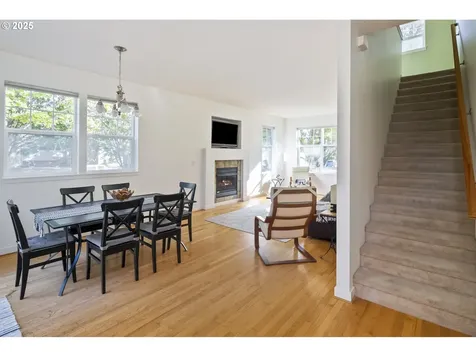 6737 NE Oregon Street Portland OR 97213