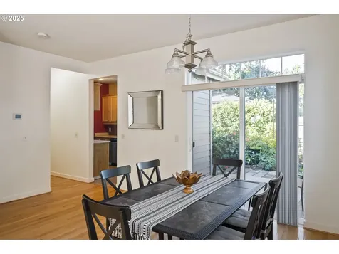 6737 NE Oregon Street Portland OR 97213