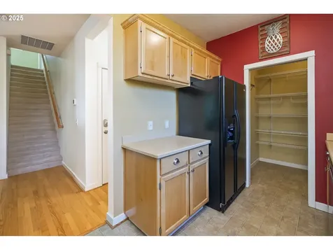 6737 NE Oregon Street Portland OR 97213