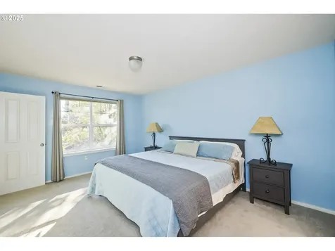 6737 NE Oregon Street Portland OR 97213